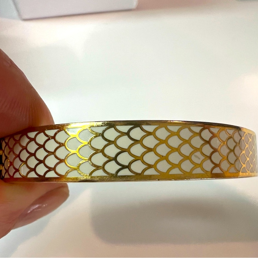 Halcyon Days bracelet white / gold tone “salamander”